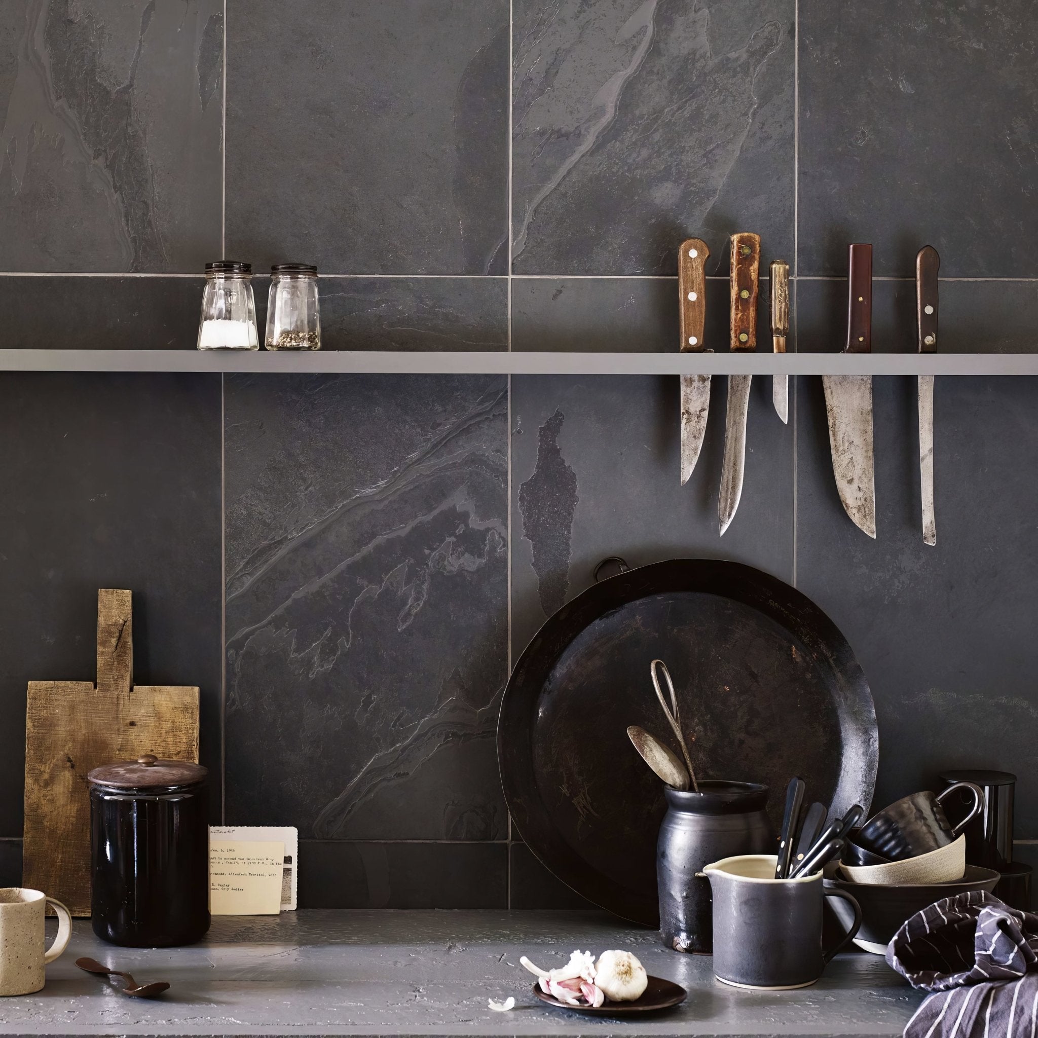 Urban Slate 40 x 40 Black/Grey - Hyperion Tiles