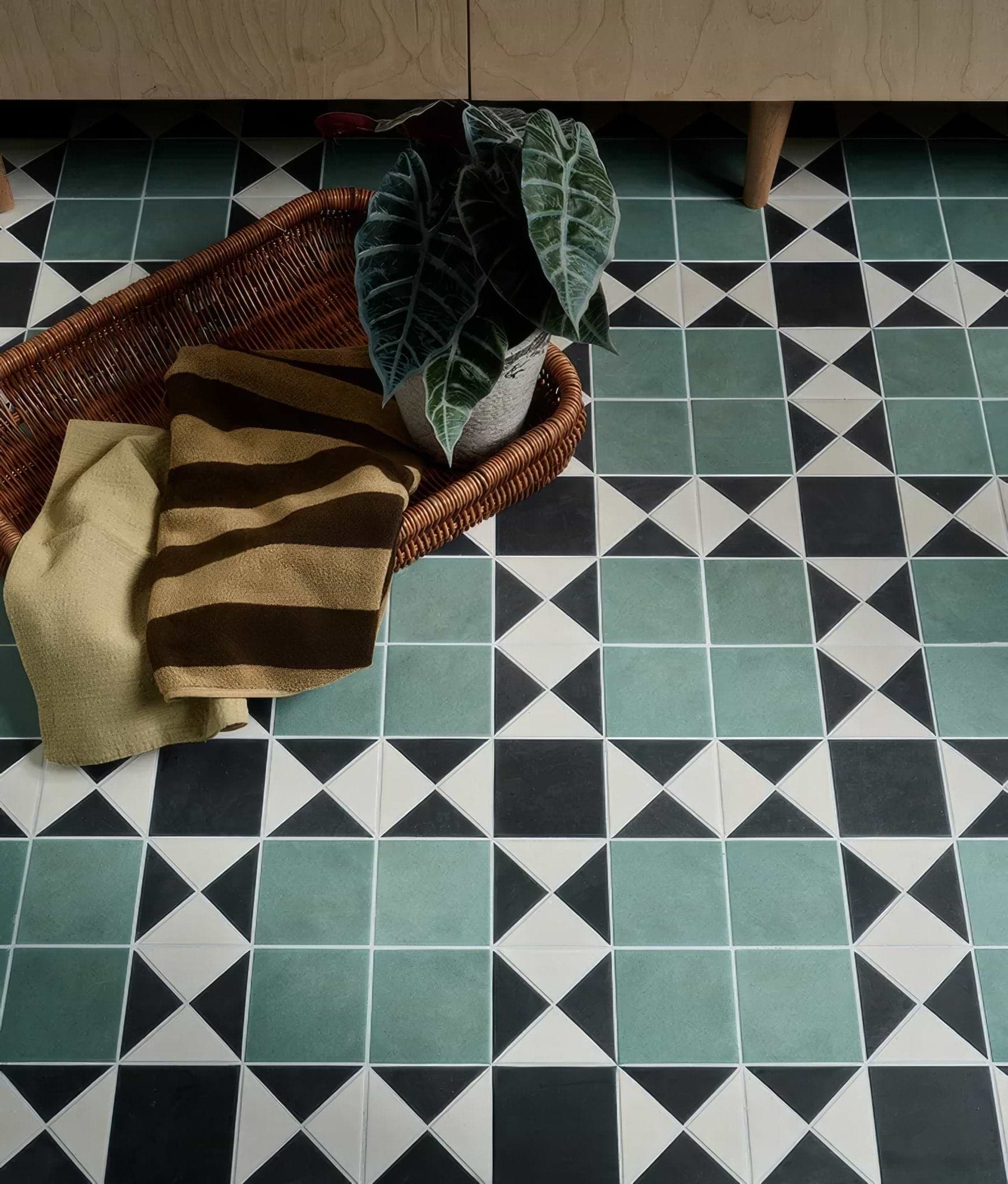 Victorian Style Porcelain Finchley Pattern Forest green - Hyperion Tiles