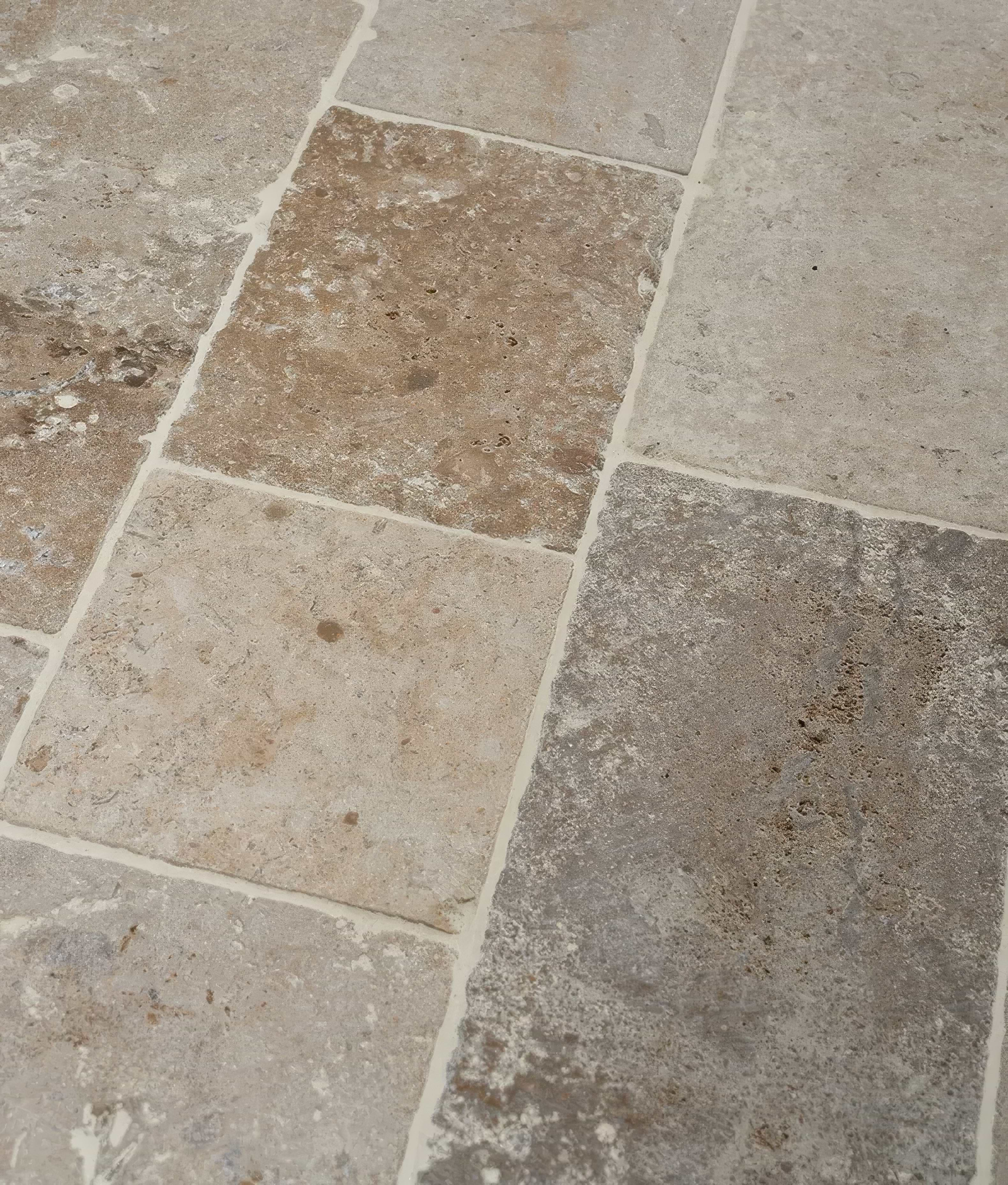 Medieval Bourgogne Limestone Cobbles Weathered Finish