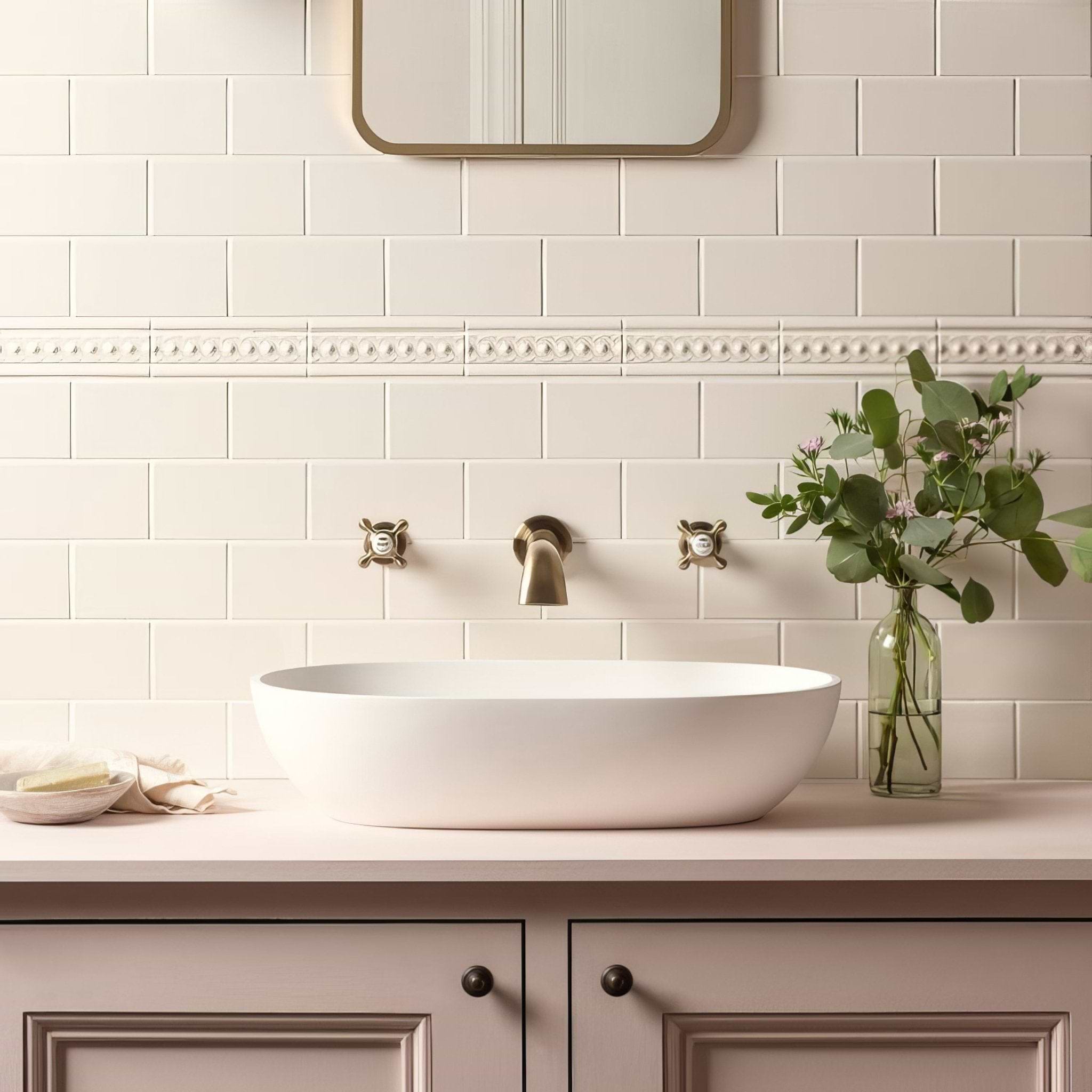 Vintage White Scroll Moulding - Hyperion Tiles