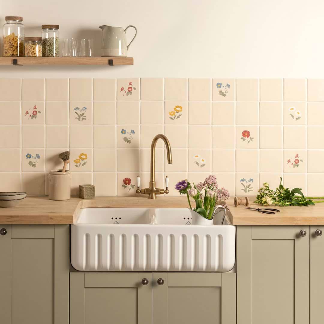 Floral Collection Buttercup Tubelined - Hyperion Tiles