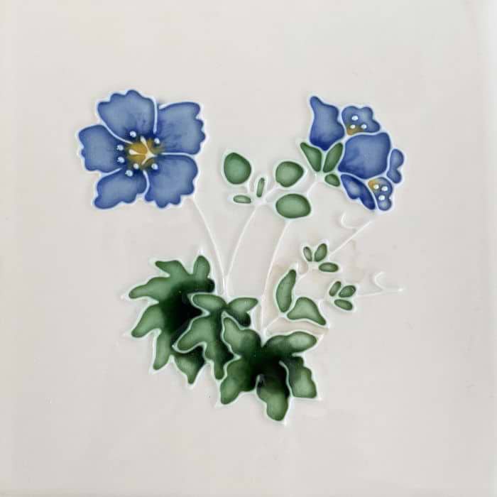 Floral Collection Meadow Cranesbill Tubelined - Hyperion Tiles