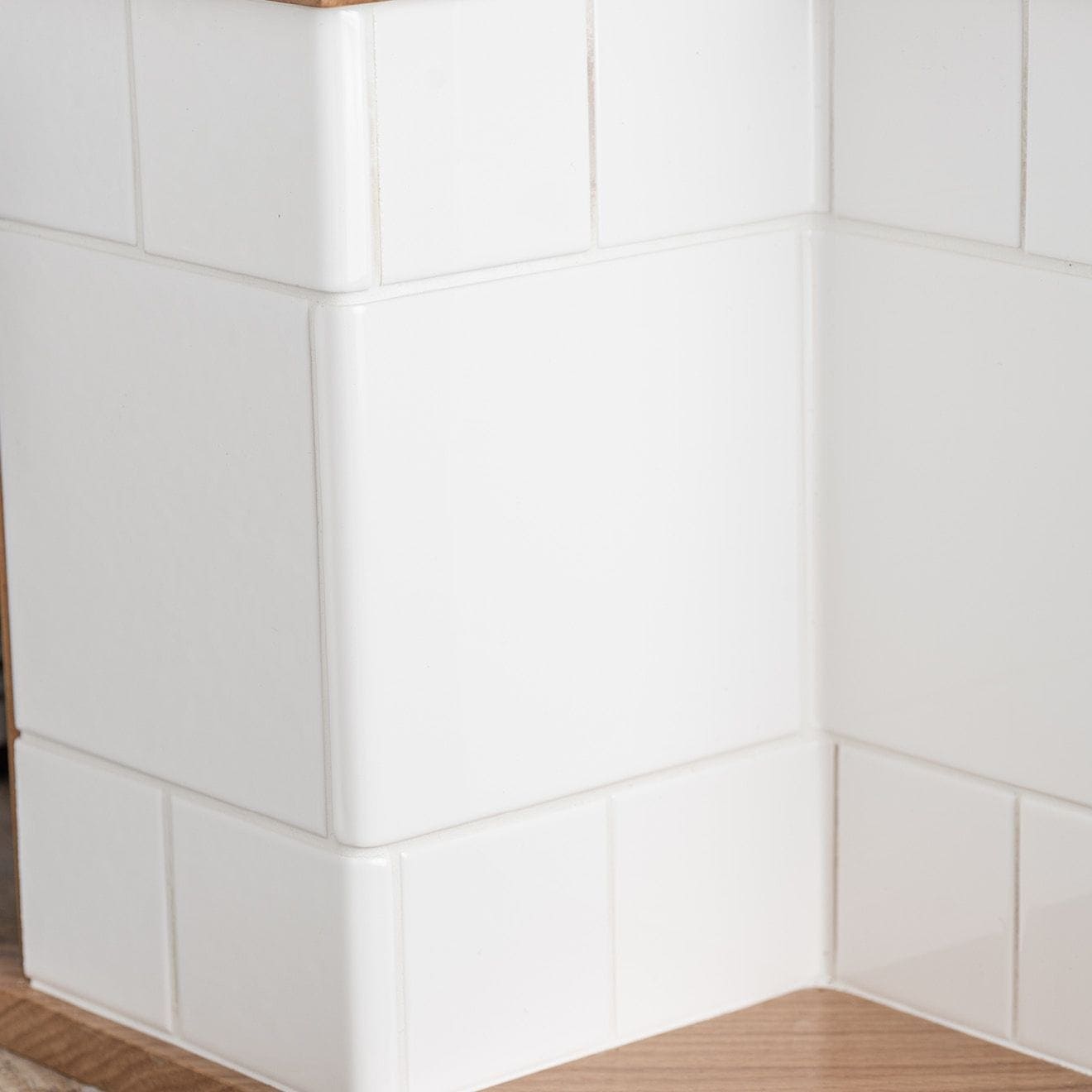 Internal Half Tile Wrapping Piece Brilliant White - Hyperion Tiles