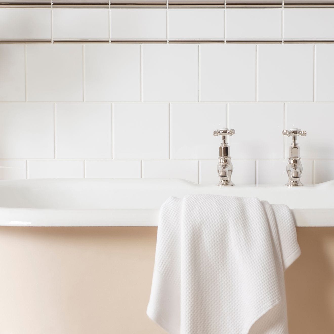 Platinum (metallic) Sigma Moulding - Hyperion Tiles