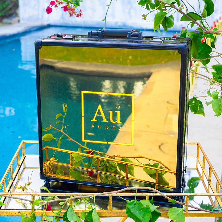 Au Vodka Light Up Case