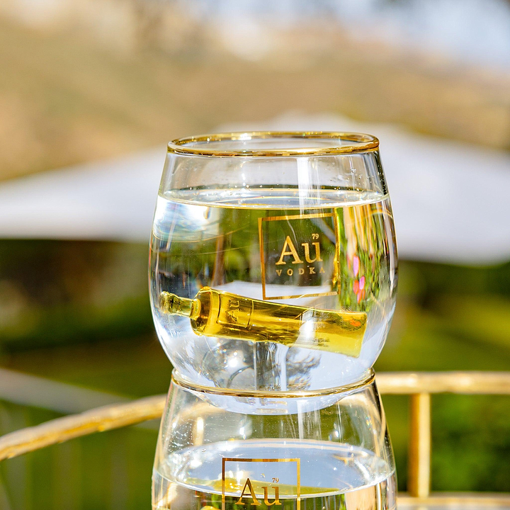 Au Bottle Glass