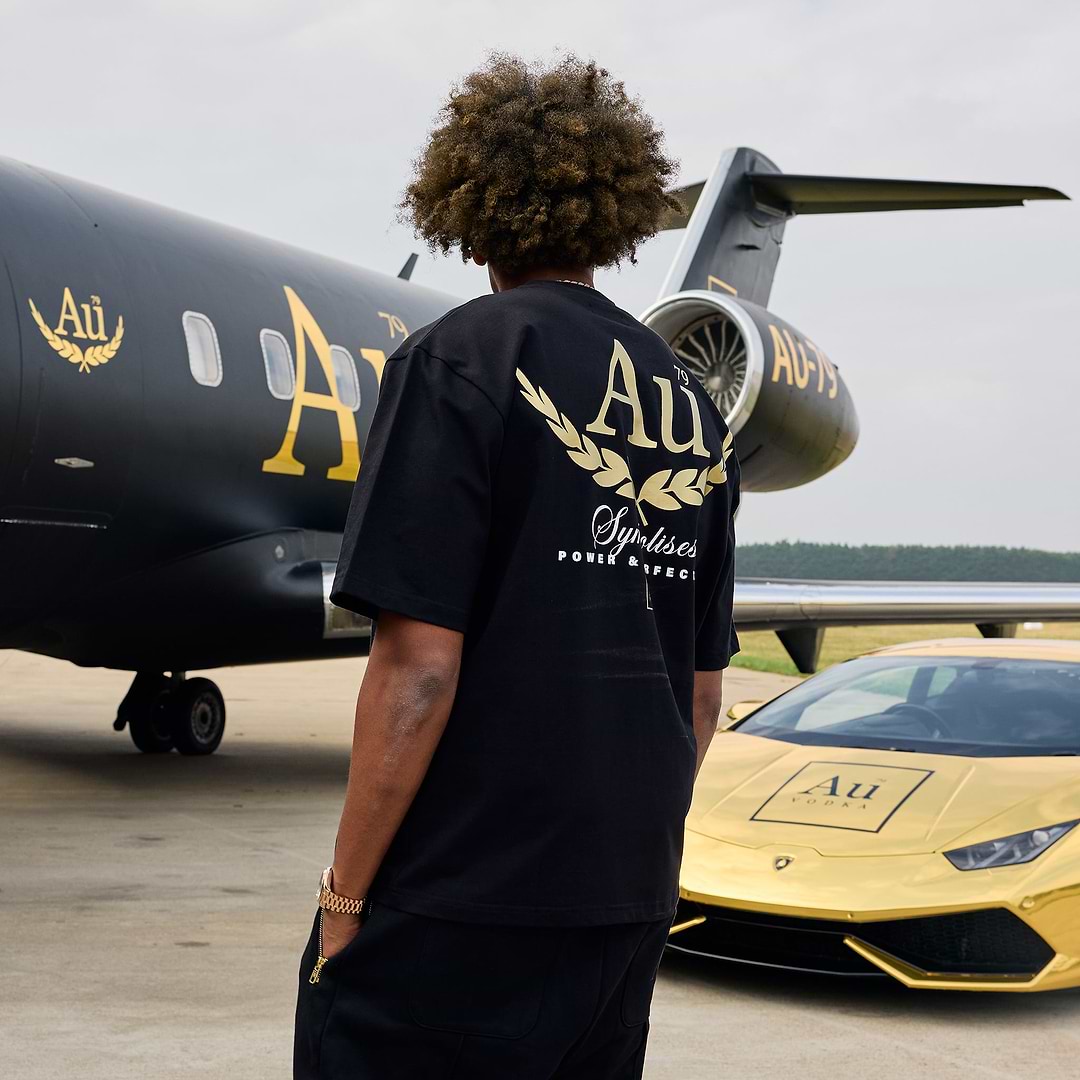 Au Signature T-Shirt -  Black