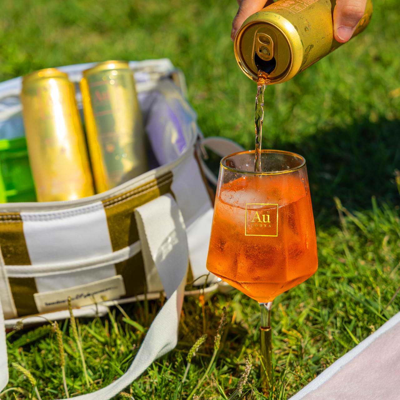 Au Picnic Glass