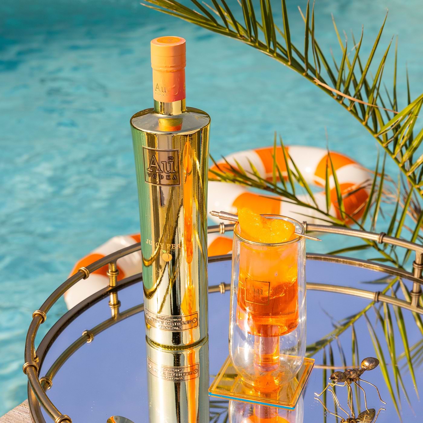 Au Vodka Juicy Peach 70cl & Any Glass