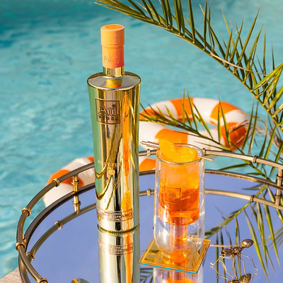 Au Vodka Juicy Peach 70cl & Any Glass