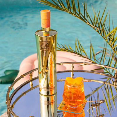 Au Vodka Juicy Peach 70cl & Any Glass