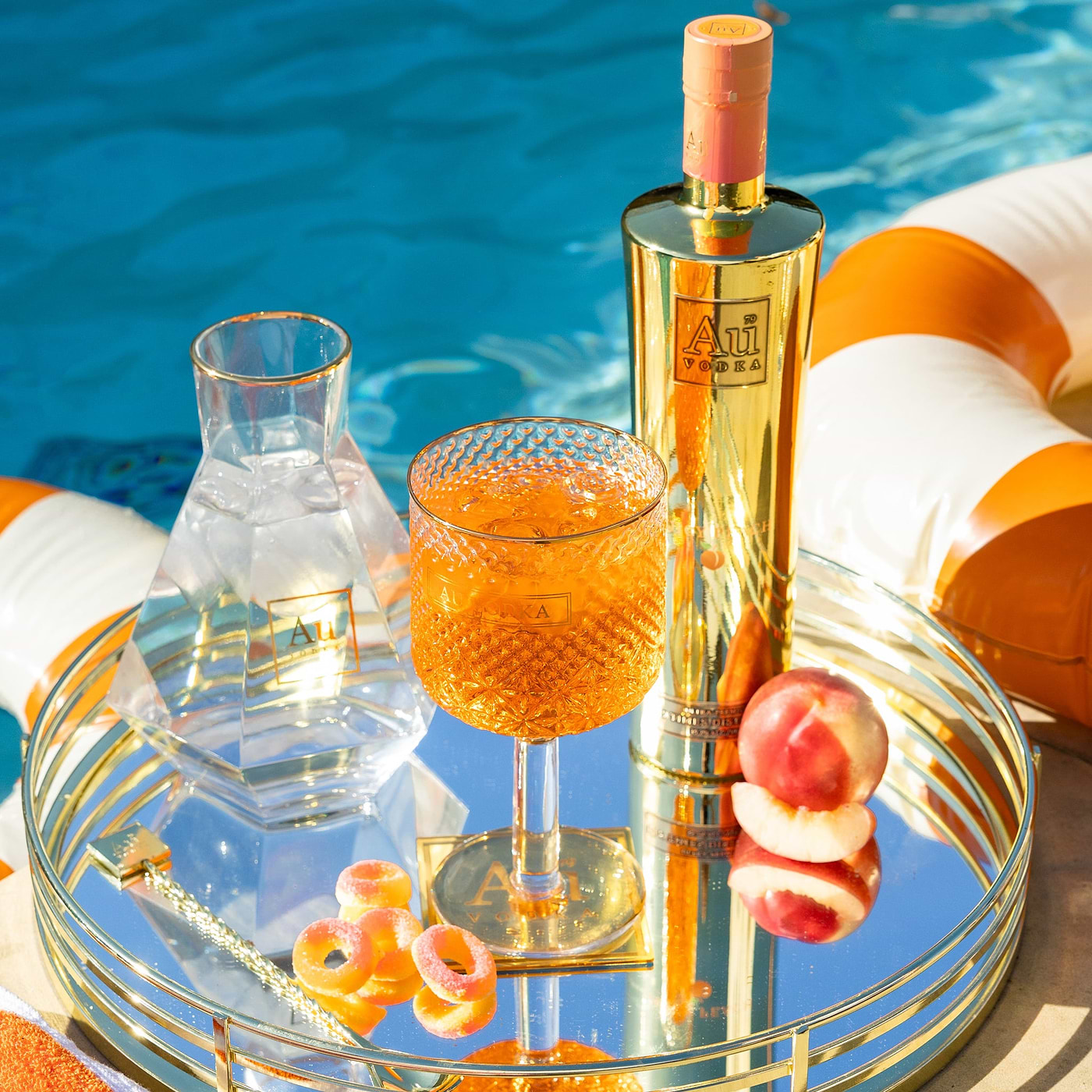 Au Vodka Juicy Peach 70cl & Any Glass
