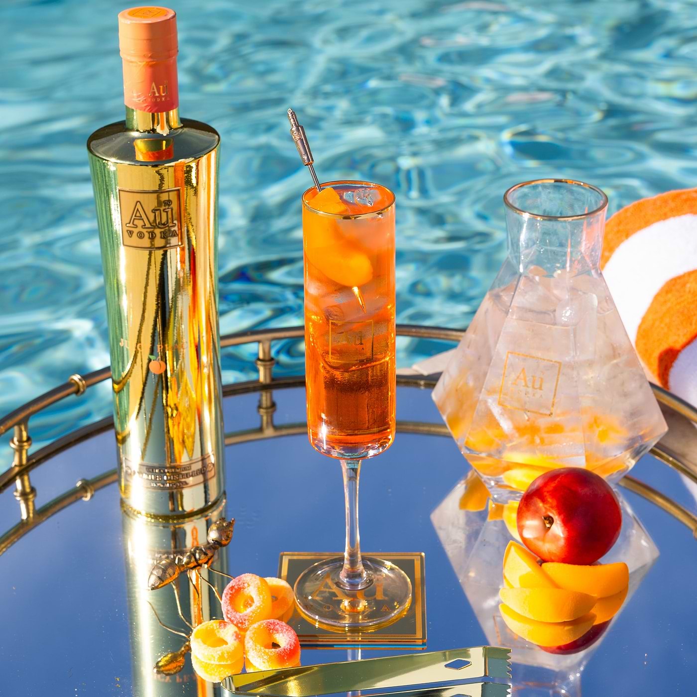 Au Vodka Juicy Peach 70cl & Any Glass