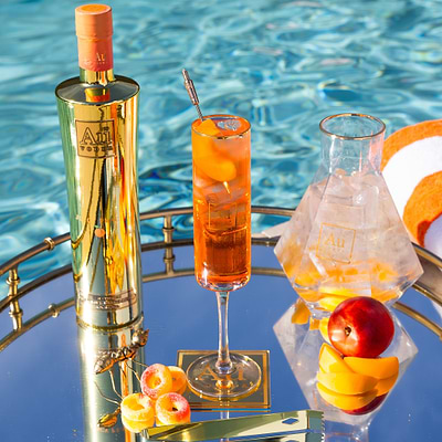 Au Vodka Juicy Peach 70cl & Any Glass