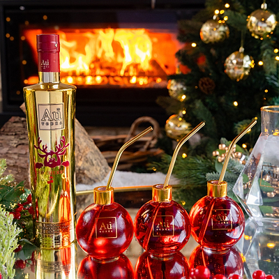 Au Vodka Christmas Edition 70cl & Bauble Set