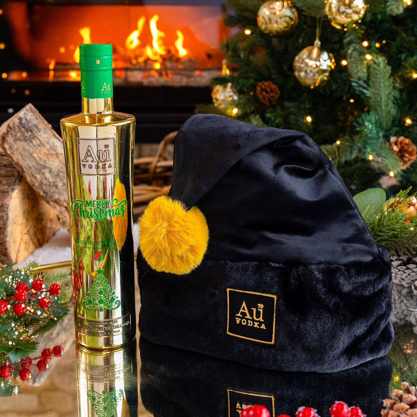 Au Vodka Christmas Edition 70cl & Christmas Hat