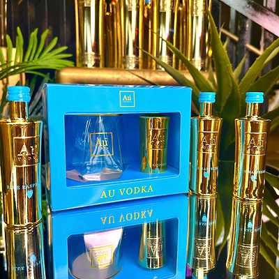 Au Vodka Blue Raspberry Miniature & Diamond Cup Gift Set - Au Vodka