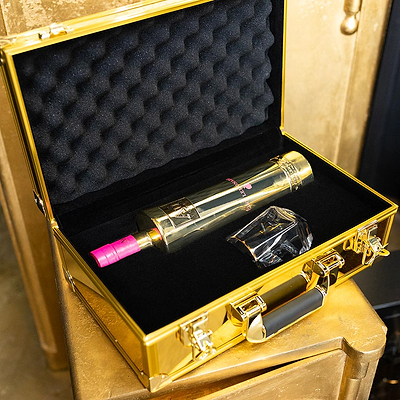 [EARLY ACCESS] Au Vodka Gold VIP Briefcase with 70cl Bottle & Diamond Cut Glass - Au Vodka