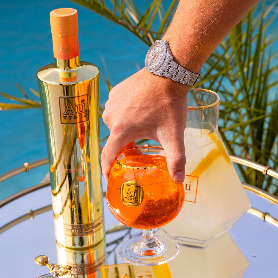 Au Vodka 750ml & Stamp Glass