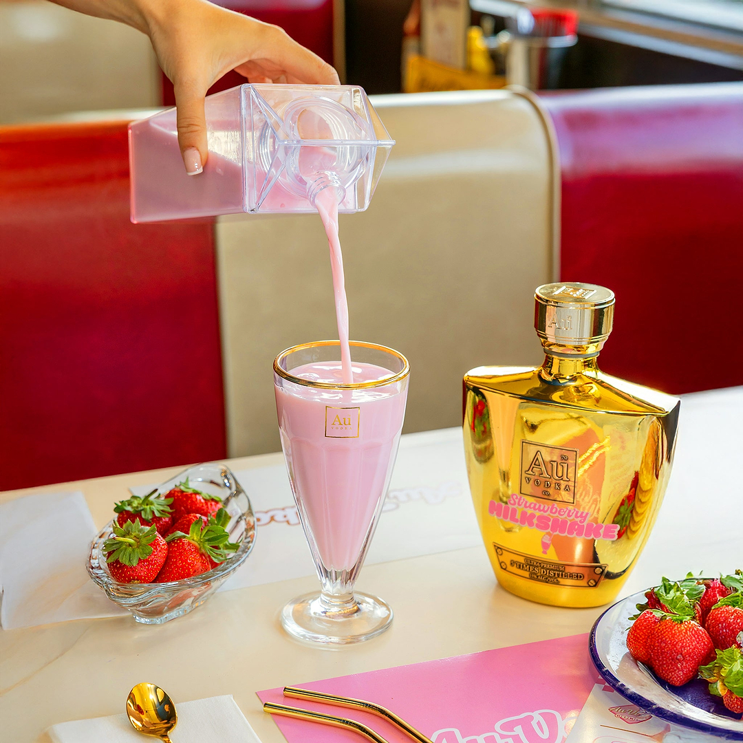 Au Vodka Strawberry Milkshake & Cocktail Carton