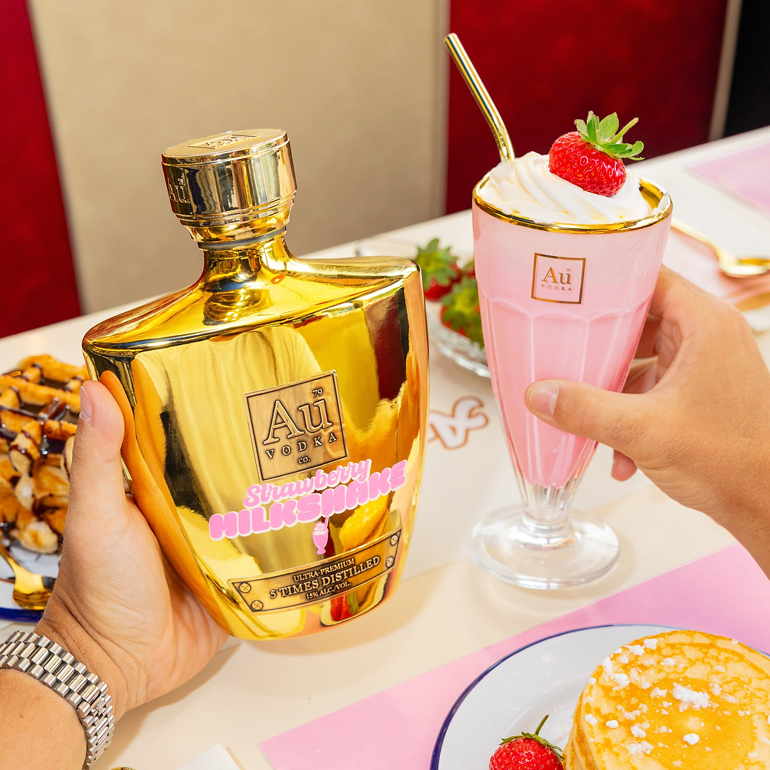 Au Vodka Strawberry Milkshake 700ml