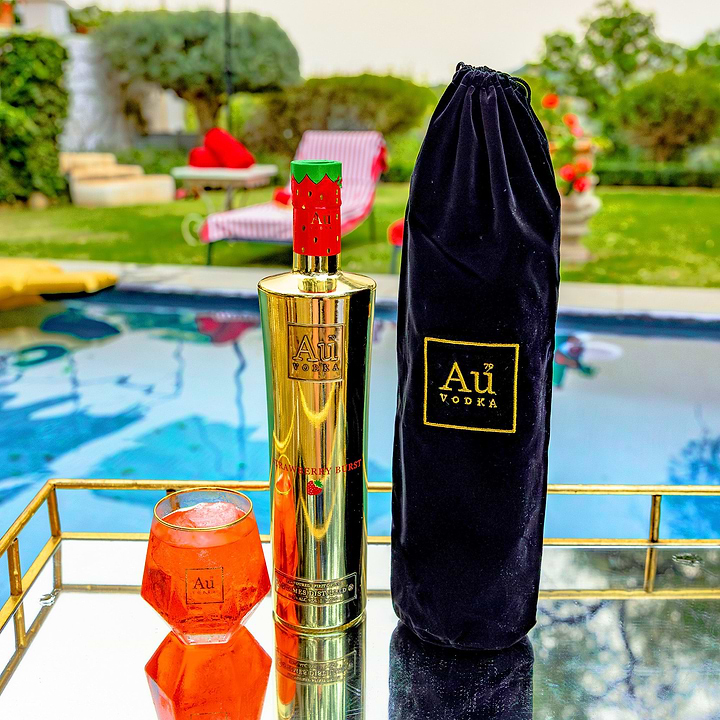 Luxury Au Vodka bottle bag in premium design, perfect for gifting and elegant storage. Shop high-end vodka accessories online.