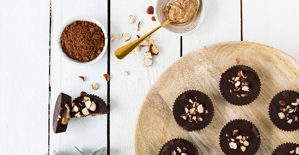 Raw chocolate peanut butter cups