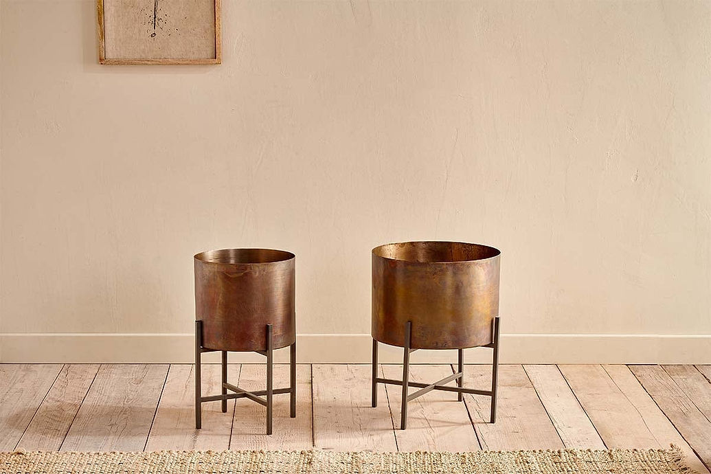 Juoni Iron Planter