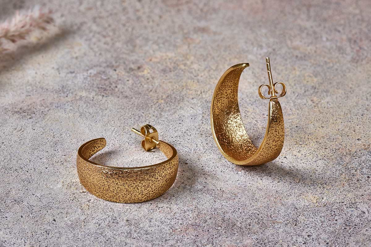 Aavani Earrings - Gold-nkuku