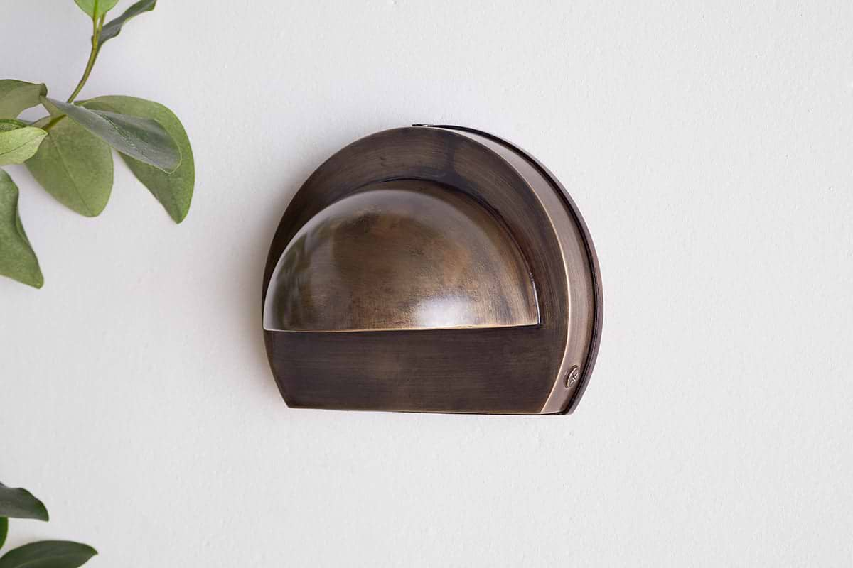 Datu Outdoor Wall Lamp - Antique Brass-nkuku