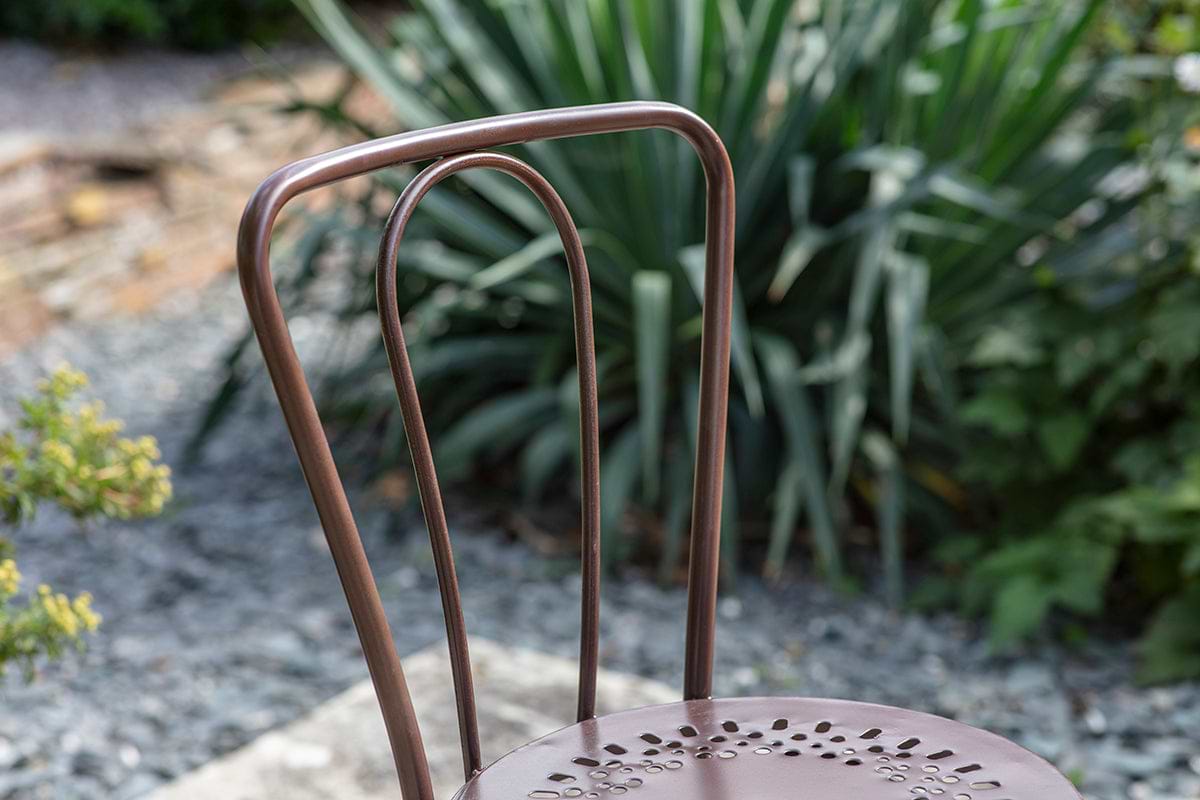 Jeavika Iron Outdoor Bistro Chair  - Black