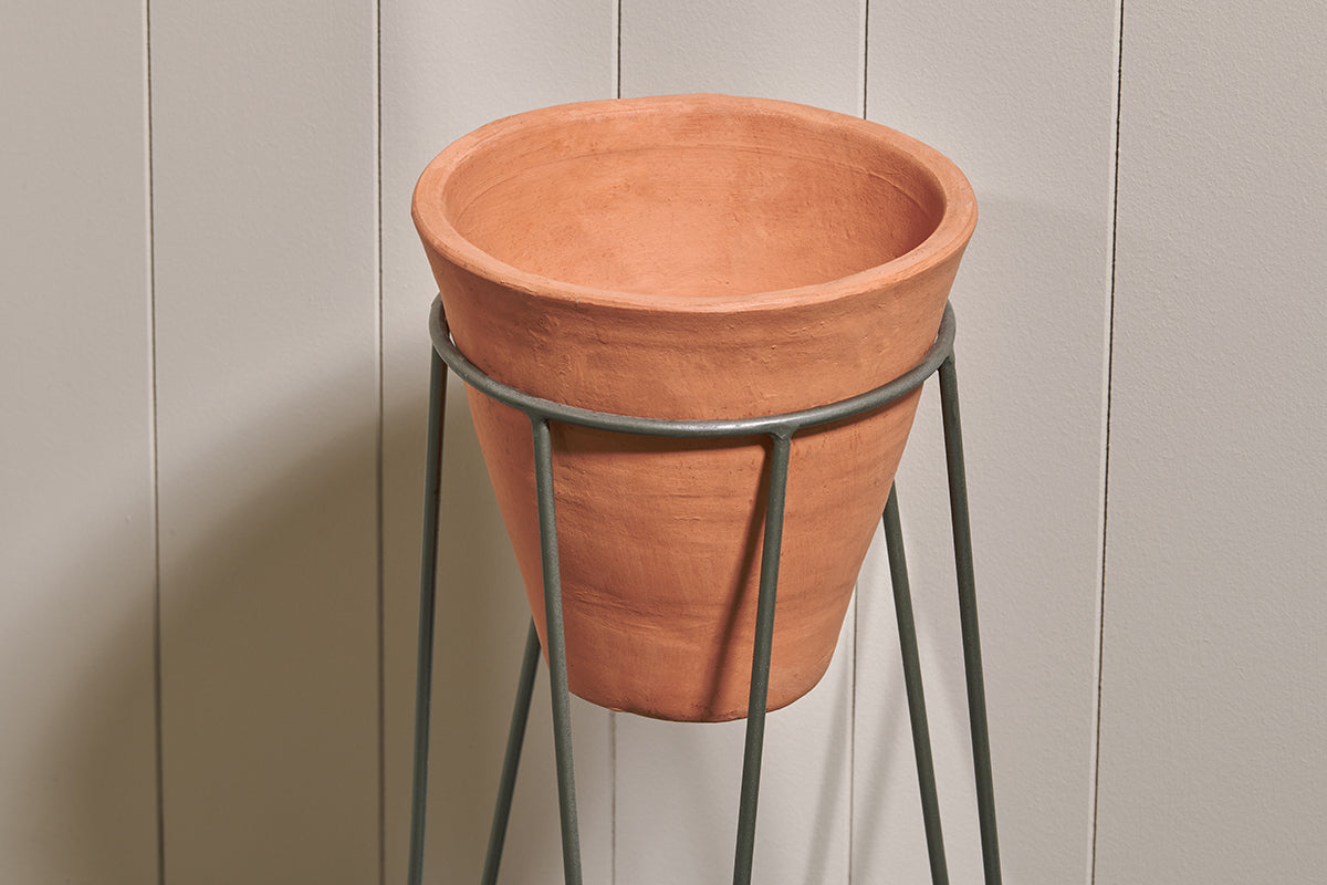 Jara Terracotta Planter With Stand
