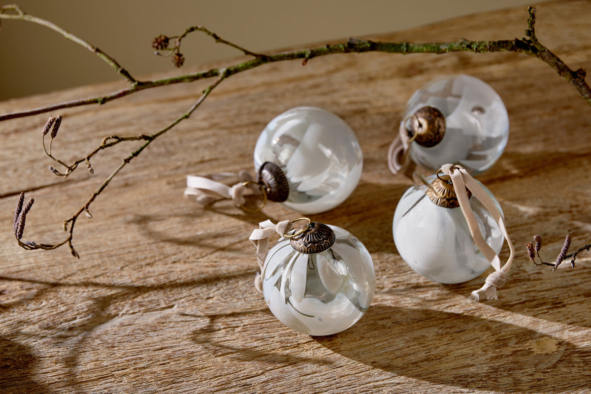 Lohara Baubles - White (Set of 4)