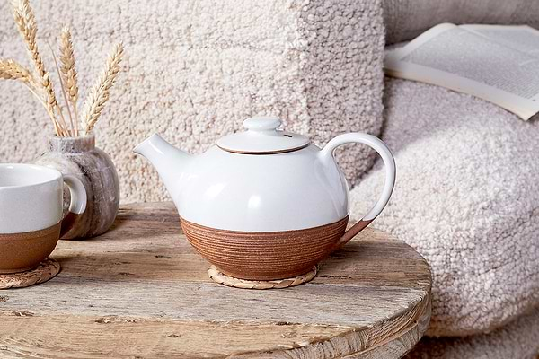 Mali Ribbed Teapot - White