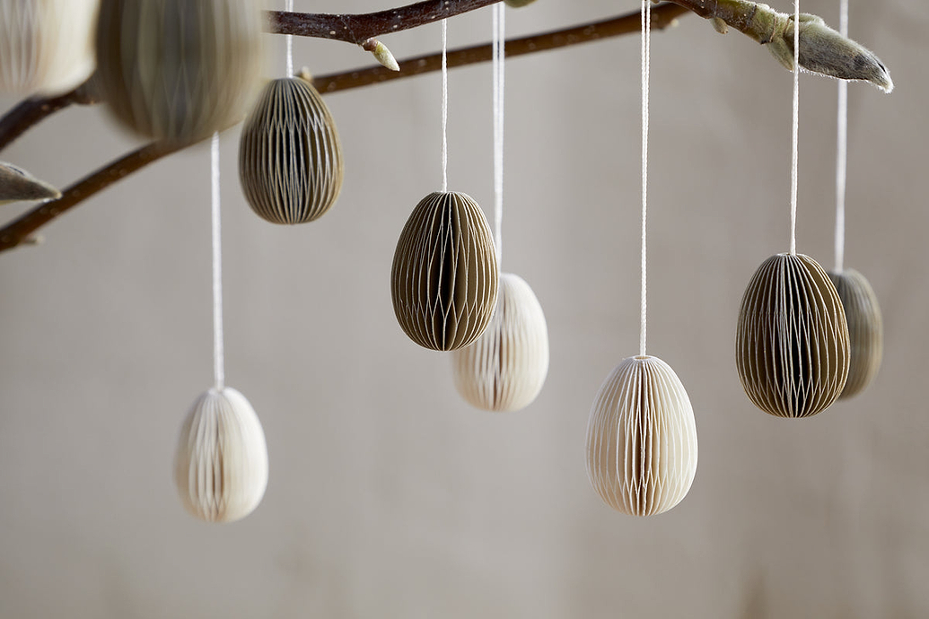 Piani Mini Hanging Paper Decoration - Natural & Moss - Set of 12
