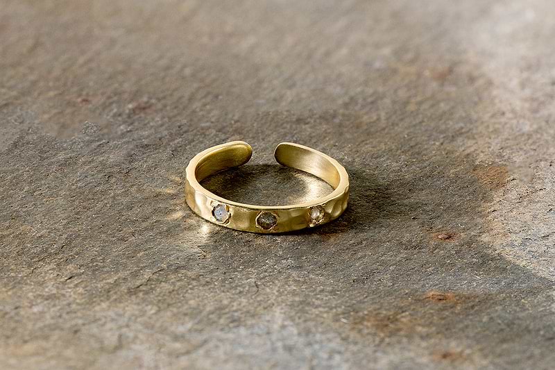 Ratna Labradorite Ring - Gold