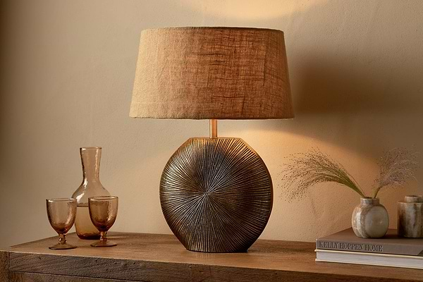 Ramvas Etched Table Lamp - Antique Brass-nkuku