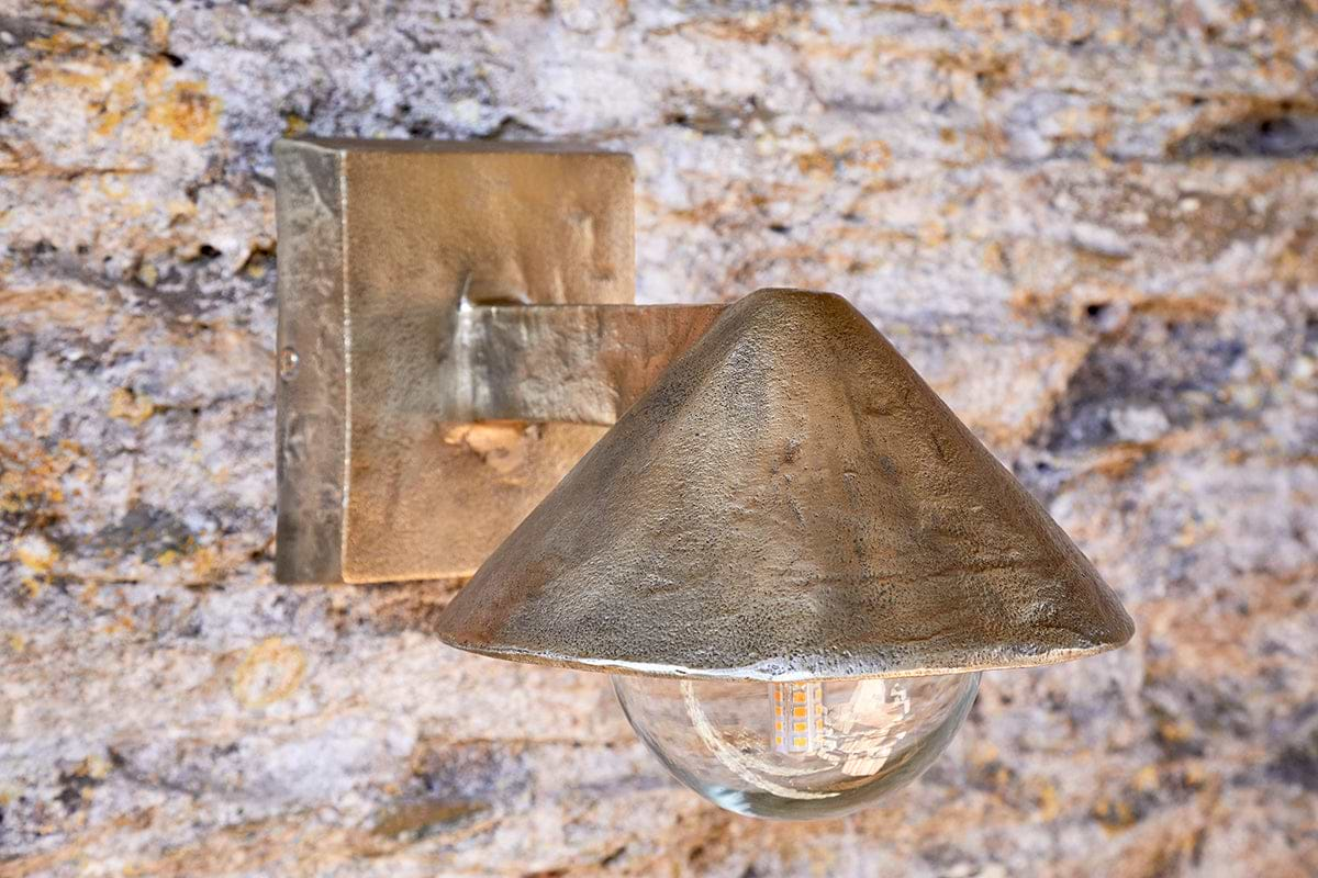 Rhya Outdoor Wall Lamp - Antique Brass-nkuku