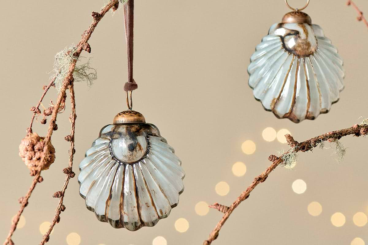 Sohni Shell Baubles - Gold & Cream - (Set of 4)-nkuku