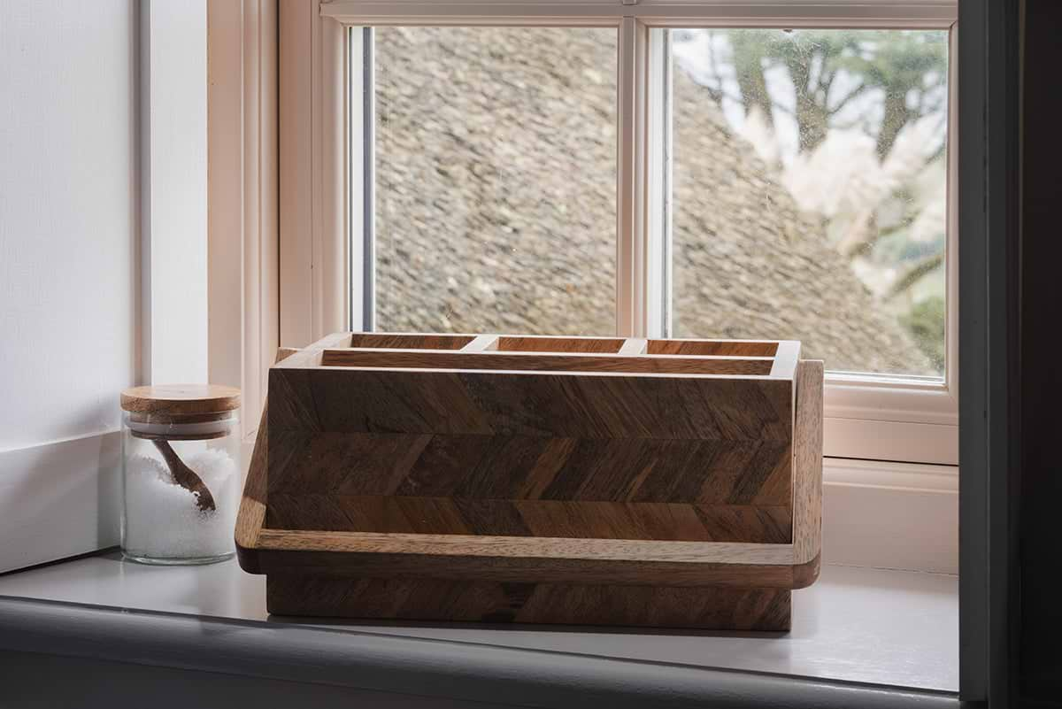 Sukha Mango Wood Caddy - Natural-nkuku