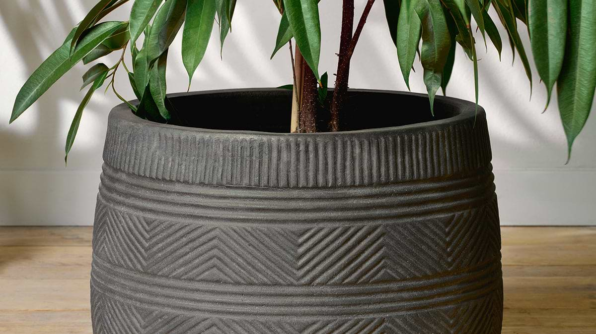 Zadie Terracotta Planter - Grey - Large-nkuku