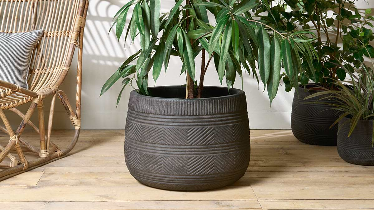 Zadie Terracotta Planter - Grey - Large-nkuku