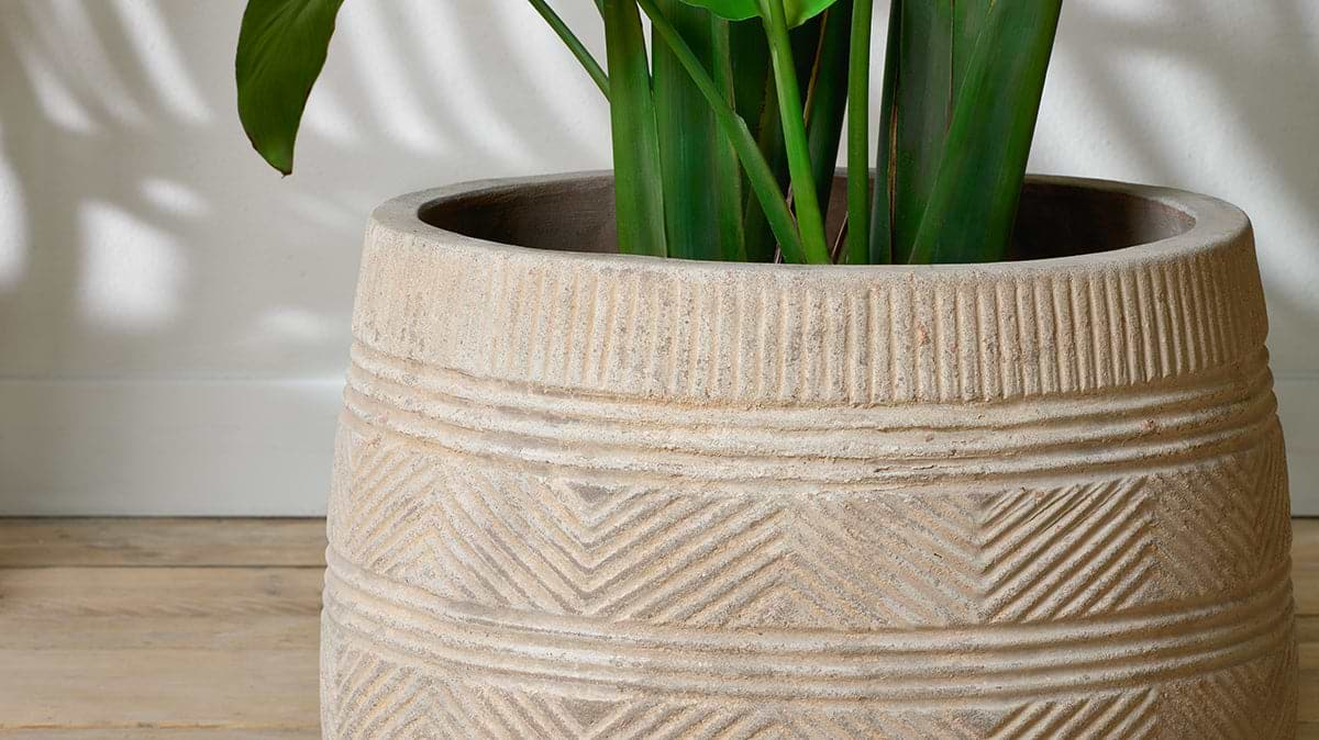 Zadie Terracotta Planter - Natural - Large-nkuku