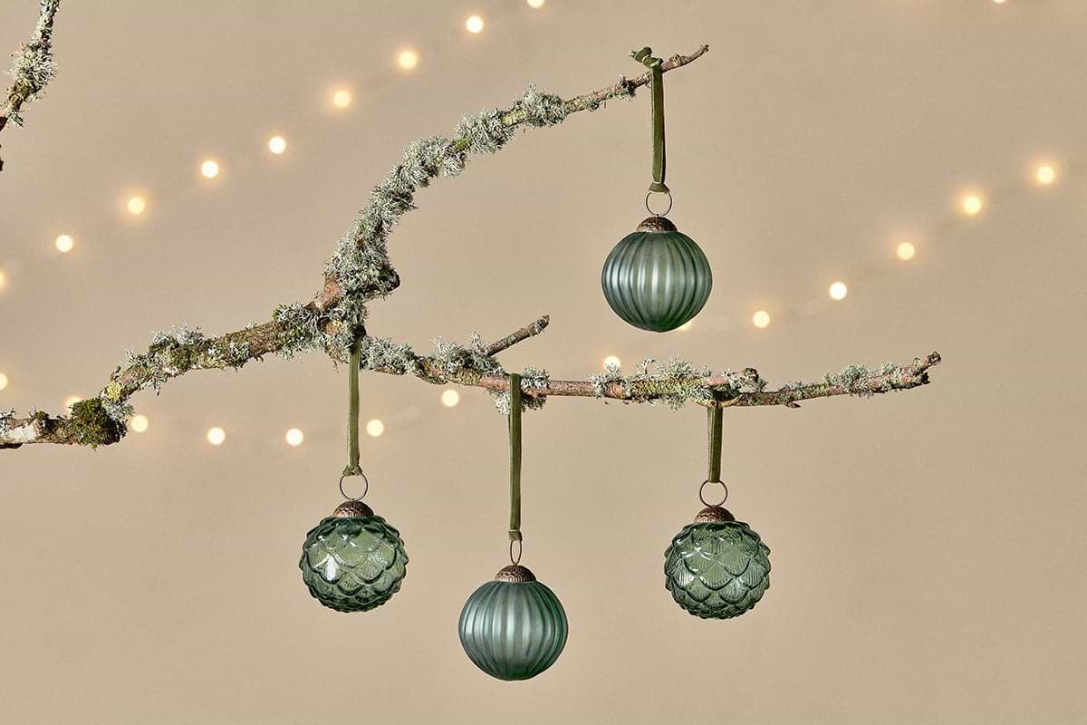 nkuku CHRISTMAS DECORATIONS Hara Baubles - (Set of 4)