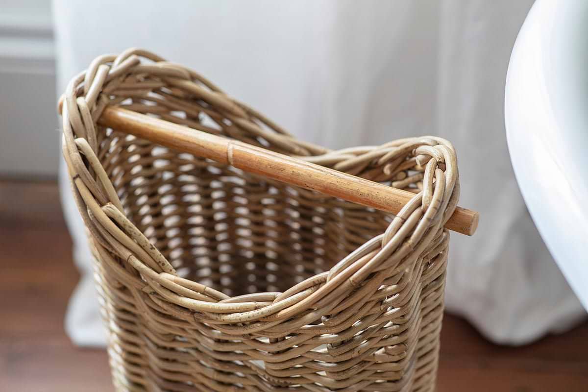 Amandi Toilet Roll Holder-nkuku