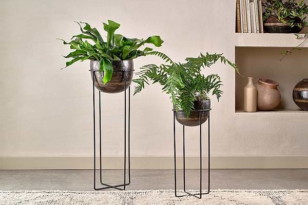 Endo Reclaimed Iron Planter Stand-nkuku
