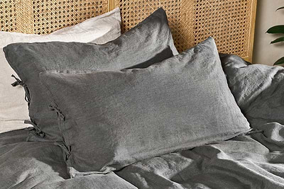 Nkuku TEXTILES Adya Linen Housewife Pillowcase Pair