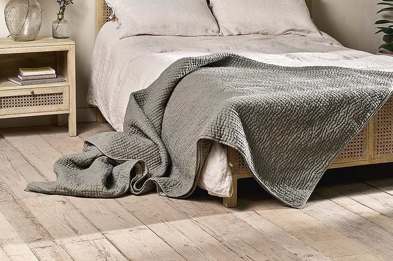 Nkuku TEXTILES Deuli Linen Bed Quilt - Warm Grey