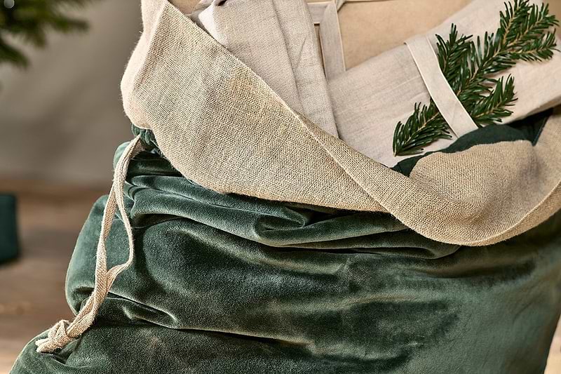 Nkuku CHRISTMAS DECORATIONS Karru Cotton Velvet Sack - Forest Green