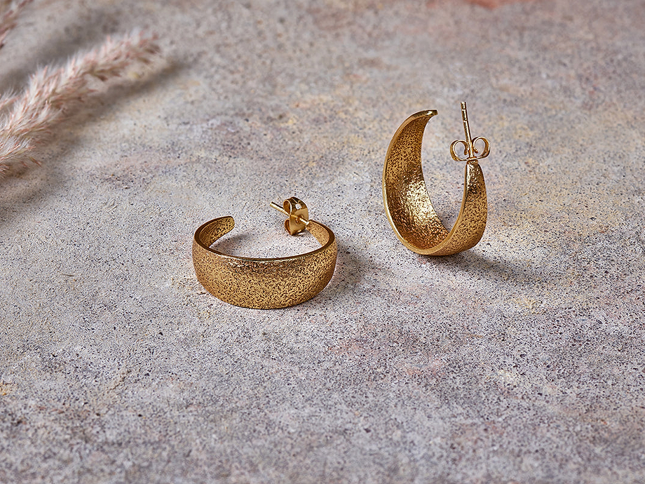 Aavani Earrings - Gold